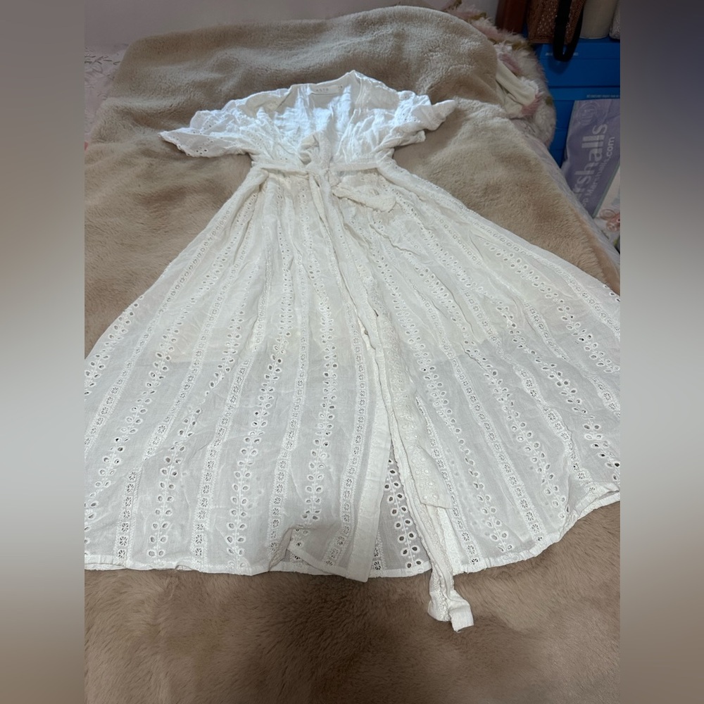 Astr Eyelet Midi Dress M